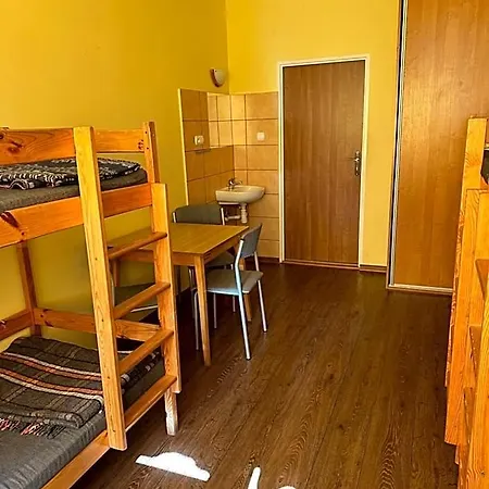 Szkolne Schronisko Mlodziezowe Hotel *